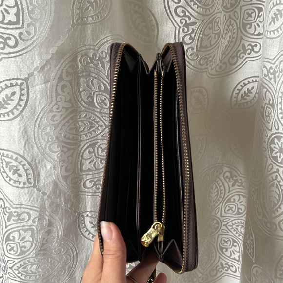 Brown Wallet - Picture 2 of 6